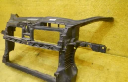 Панель радиатора (телевизор) для Volkswagen Golf 2011 года на фотографиях