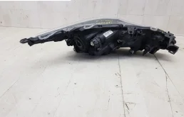 Фары для Toyota Corolla 2023 года на фотографиях