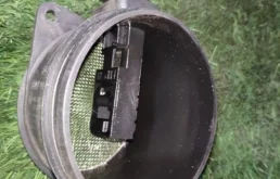 Датчик массового расхода воздуха для BMW X5 на фотографиях