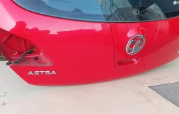 Крышка багажника для Opel Astra 2014 года на фотографиях