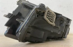 Фара ксенон левая для Volkswagen Touareg 2021 года на фотографиях