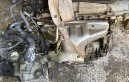 Двигатель для Nissan Tiida 2004 года на фотографиях