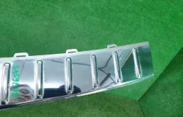 Накладка заднего бампера правая для Volkswagen Touareg 2007 года на фотографиях