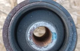 Кулак задний левый для Mitsubishi Pajero на фотографиях