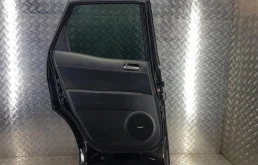 Двери для Mazda CX 7 2010 года на фотографиях