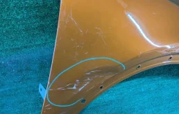 Крыло правое для Audi Q3 2011 года на фотографиях