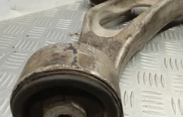 Рычаг передний правый нижний для Audi Q7 на фотографиях