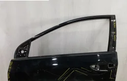 Стекла и зеркала для Toyota Corolla 2016 года на фотографиях