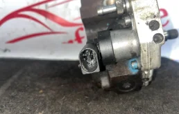 Топливный насос для BMW X3 на фотографиях