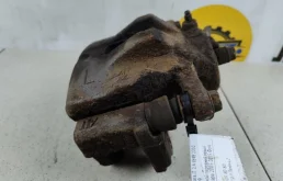 Суппорт передний левый для Suzuki Grand Vitara 2006 года на фотографиях