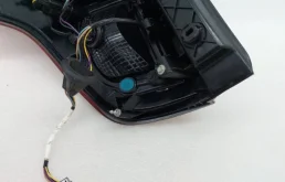 Фонарь правый для Ford Explorer на фотографиях