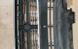 Бампер для Dodge Caliber 2006 года на фотографиях