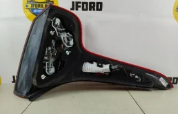 Фонарь правый для Volvo C30 на фотографиях