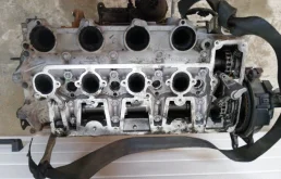 Двигатель без навесного для Ford Kuga 2010 года на фотографиях