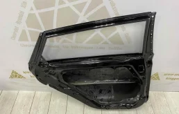 Двери для Hyundai i40 2017 года на фотографиях