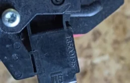 Замок багажника для Opel Astra 2011 года на фотографиях