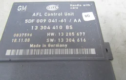 Блок розжига ксенона для Opel Insignia 2013 года на фотографиях