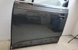 Дверь передняя левая для Audi Q7 2015 года на фотографиях