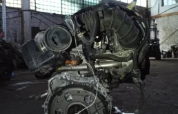 Двигатель без навесного для Toyota Opa 2004 года на фотографиях