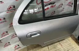 Дверь задняя правая для Nissan Almera 2004 года на фотографиях