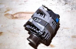 Генератор для Nissan X-Trail 2010 года на фотографиях