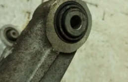 Качающийся рычаг правый для BMW X6 на фотографиях