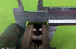 Диски тормозные передние (комплект) для Audi Q7 2009 года на фотографиях