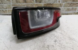 Противотуманка (ПТФ) задняя правая для Land Rover Range Rover Evoque 2010 года на фотографиях