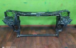 Панель радиатора (телевизор) для Audi A8 D3 2002-2010