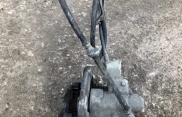 Суппорт задний левый для Honda Civic 2005 года на фотографиях