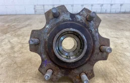 Ступица колеса задняя правая для Mitsubishi Pajero на фотографиях