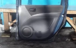 Дверь задняя правая для Hyundai Matrix на фотографиях