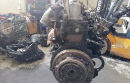 Двигатель для Nissan Serena 1998 года на фотографиях