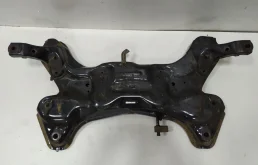 Подрамник двигателя для Hyundai Solaris 2014 года на фотографиях