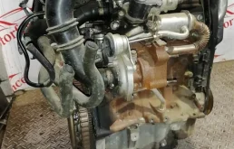 Двигатель без навесного для Renault Logan 2008 года на фотографиях