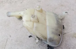 Расширительный бачок радиатора для Mercedes-Benz GL class 2006 года на фотографиях