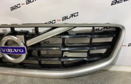 Решетка радиатора для Volvo S60 2015 года на фотографиях