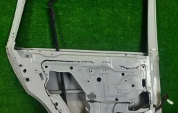 Дверь задняя левая для Subaru Legacy на фотографиях