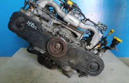 Двигатель без навесного для Subaru Legacy B4 на фотографиях