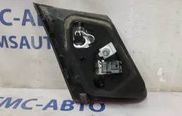 Фонарь внутренний правый для Mercedes-Benz E class на фотографиях