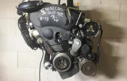 Двигатель без навесного для Volkswagen Polo 1999 года на фотографиях