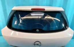 Дверь багажника для Opel Astra 2013 года на фотографиях