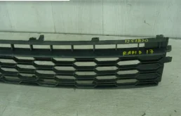 Решетка переднего бампера для Skoda Rapid 2019 года на фотографиях