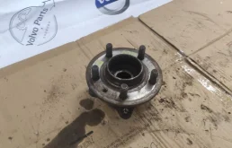 Ступица колеса передняя левая для Land Rover Discovery L319 2004-2009