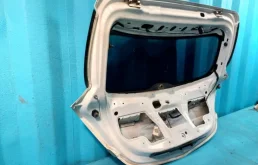 Дверь багажника для Opel Astra 2013 года на фотографиях