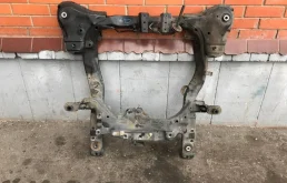 Подрамник двигателя для Honda Accord 2004 года на фотографиях