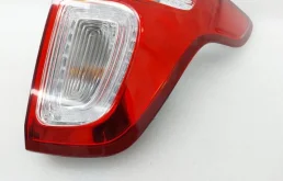 Фонарь правый для Ford Explorer на фотографиях