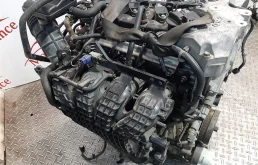 Двигатель для Nissan X-Trail 2003 года на фотографиях