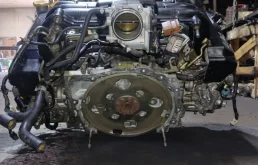 Двигатель для Subaru Legacy 2005 года на фотографиях