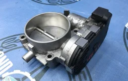 Дроссельная заслонка для Mercedes-Benz C class на фотографиях